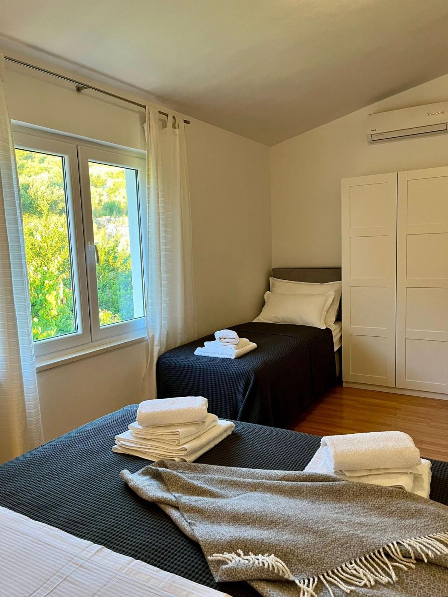 Apartments Curnic Jesenice  Εξωτερικό φωτογραφία