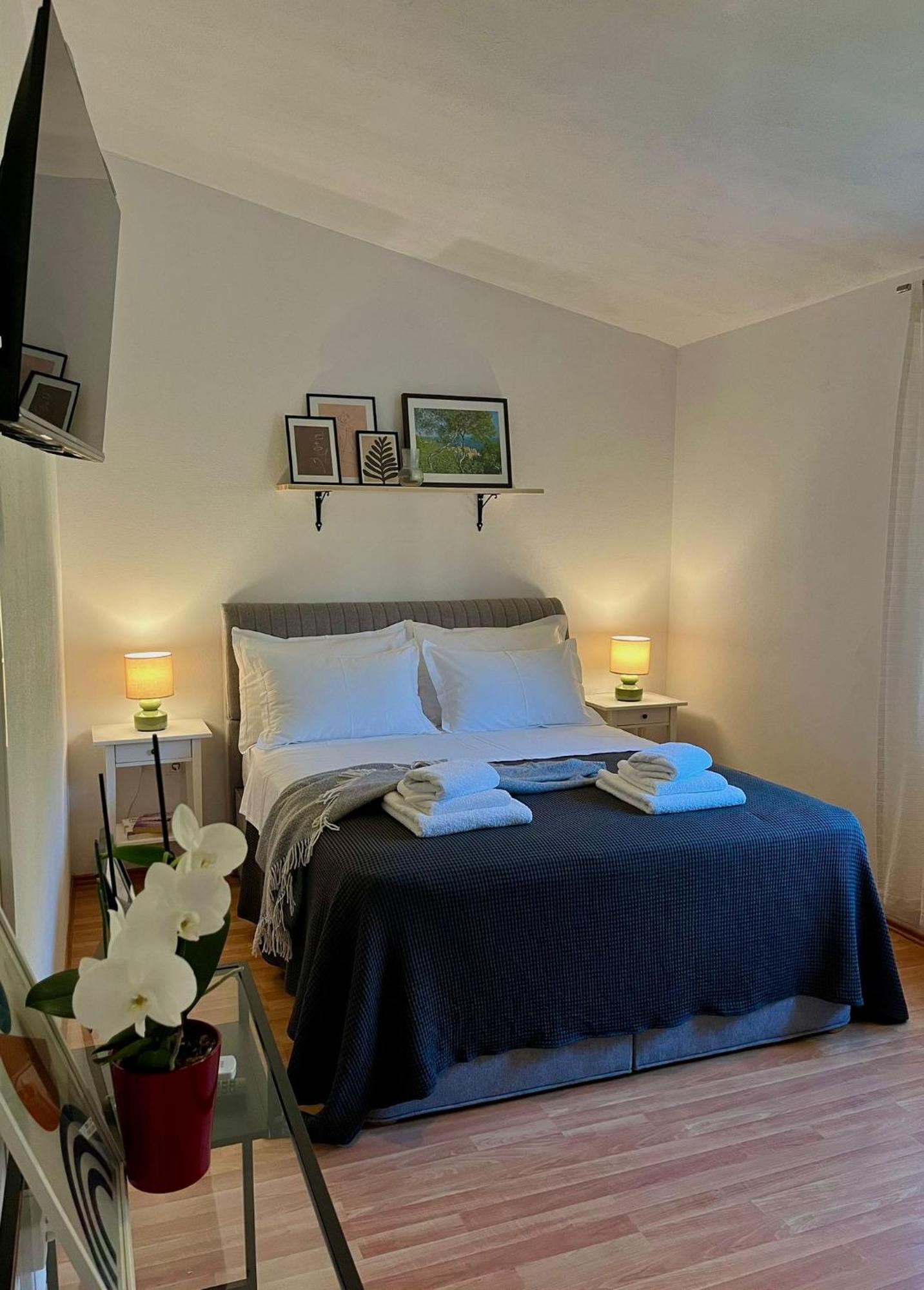 Apartments Curnic Jesenice  Εξωτερικό φωτογραφία