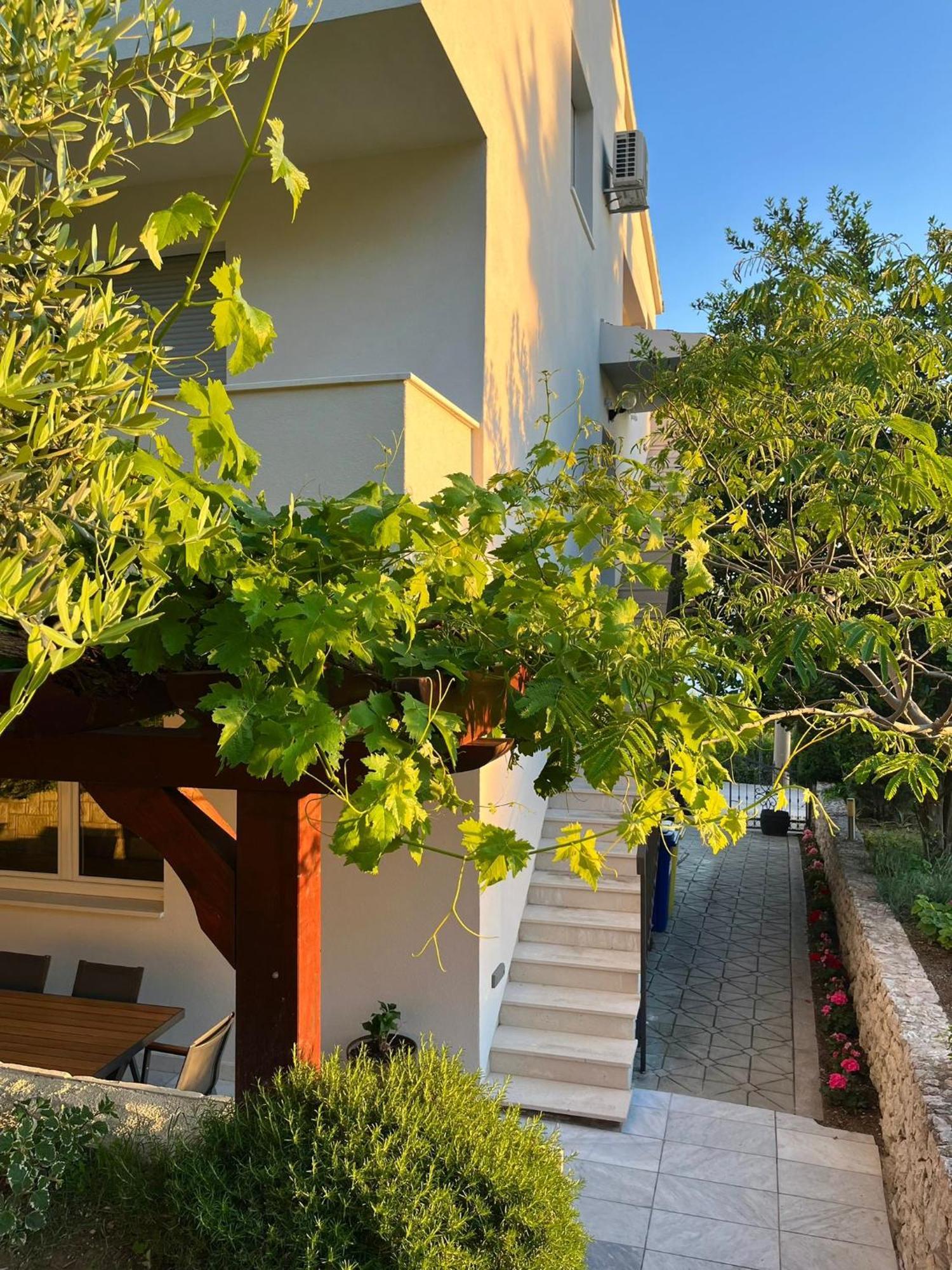 Apartments Curnic Jesenice  Εξωτερικό φωτογραφία