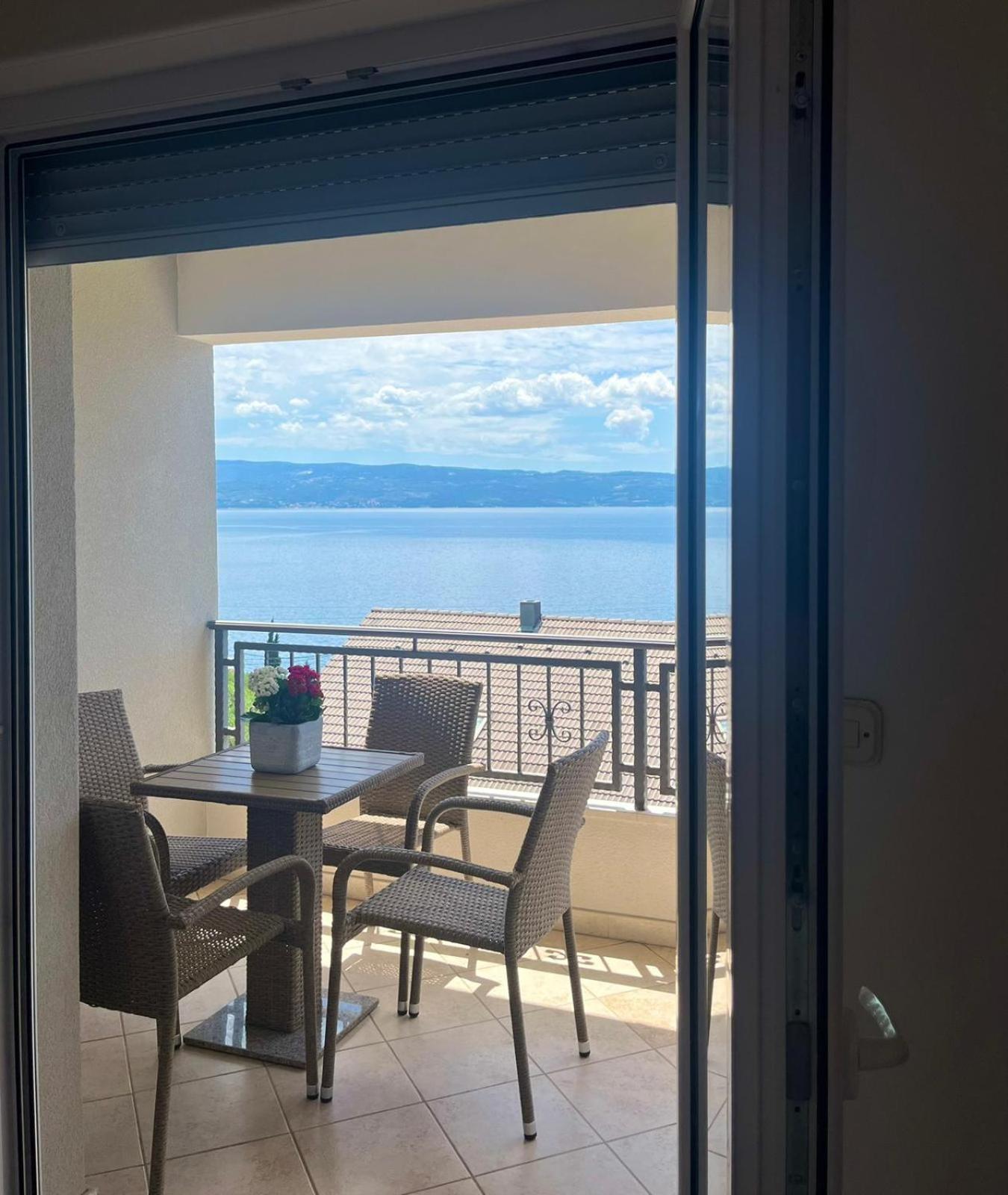 Apartments Curnic Jesenice  Εξωτερικό φωτογραφία