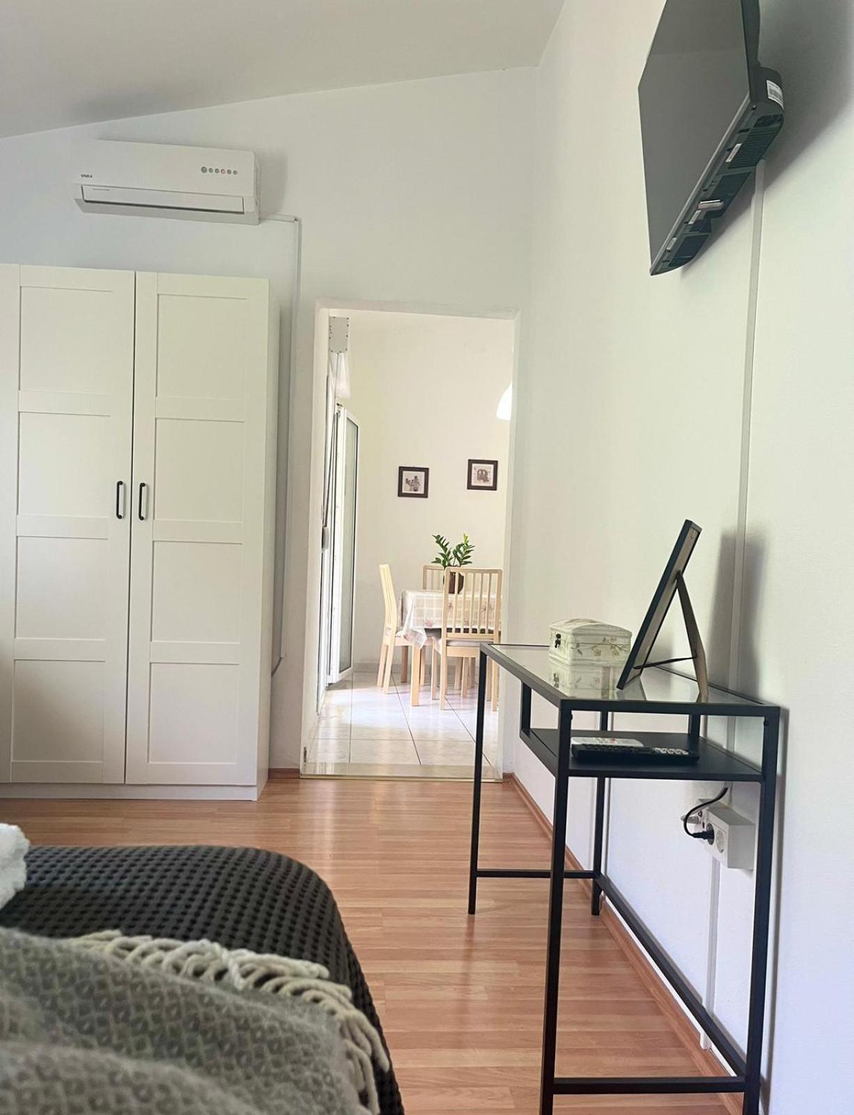 Apartments Curnic Jesenice  Εξωτερικό φωτογραφία